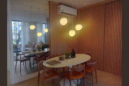 2_photo/94dce419f1.0f81dd1a9a4f6ffb-ATLAS-a8cf4a5e-501f-455f-976e-a13f8aab1e02.jpg de apartamento à venda com 2 quartos, 72m² em Centro Cívico, Curitiba