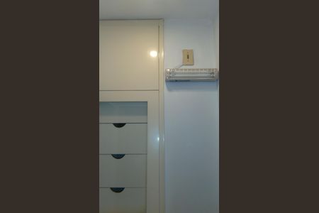 24_photo/94dce419f3.ff4d21d8aa80b750-ATLAS-be96e010-ef88-499a-a799-4ca1ad727dfa.jpg de apartamento para alugar com 1 quarto, 44m² em Centro Cívico, Curitiba