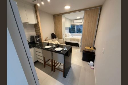 2_photo/94dce41a21.d4cd3ef4a562316a-ATLAS-b6aa80b9-e264-495e-b6ef-c69e0385b33e.jpg de apartamento para alugar com 1 quarto, 26m² em Centro Cívico, Curitiba