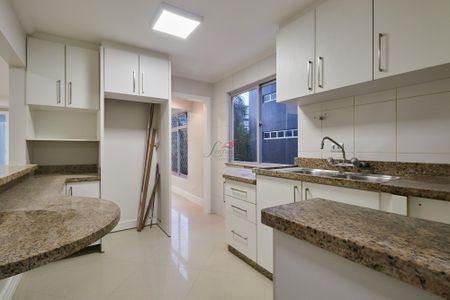 4_photo/94dce41c45.37bcf17ed1f0775c-ATLAS-77cb98dd-5d4e-4377-83e6-071a51b37839.jpg de apartamento para alugar com 3 quartos, 114m² em Centro Cívico, Curitiba