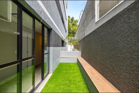 18_photo/94dce41d4b.b143fa00ed9dfb8b-ATLAS-ef8d85b4-8559-4934-8c43-244e1d9db3a4.jpg de kitnet/studio à venda com 1 quarto, 17m² em Bom Retiro, Curitiba