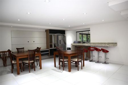 5_photo/94dce4202b.7066937cd636288e-ATLAS-a8b0c23e-34e2-43e4-95a0-eefe9057c56b.jpg de apartamento à venda com 3 quartos, 61m² em Ahú, Curitiba