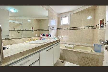 4_photo/94dce4202b.d4cd3ef4a562316a-ATLAS-16731b8e-866c-4d3b-bfe7-b1d65f03dc9c.jpg de apartamento à venda com 3 quartos, 200m² em Ahú, Curitiba