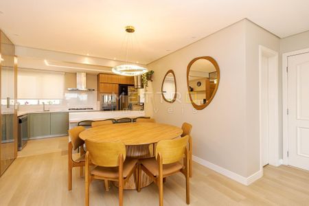 5_photo/94dce420a9.01c9f2775bbe3f81-ATLAS-2653a131-e331-43e7-ba8e-b32105eef693.jpg de apartamento à venda com 3 quartos, 131m² em Ahú, Curitiba