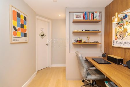 10_photo/94dce420a9.01c9f2775bbe3f81-ATLAS-46e7008c-c67f-4eee-98a3-2732b5cb7721.jpg de apartamento à venda com 3 quartos, 131m² em Ahú, Curitiba