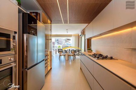 24_photo/94dce42255.ed4a69de0a6fab8c-ATLAS-99f5931b-ca6e-47eb-a014-ec910c09b79f.jpg de apartamento à venda com 3 quartos, 200m² em Alto da Glória, Curitiba