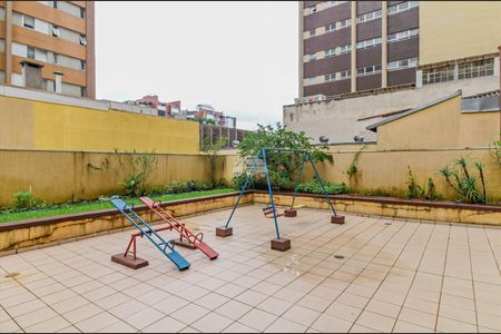 7_photo/94dce422c9.7df49dfd82537cf7-ATLAS-38b8c396-f5d6-4e7e-bafd-194cefefc76c.jpg de apartamento para alugar com 3 quartos, 197m² em Alto da Glória, Curitiba