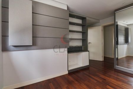 3_photo/94dce422ef.65fe98607cde05b7-ATLAS-13dcc1e5-4500-4dab-b88a-75e1eb2ddf9c.jpg de apartamento à venda com 3 quartos, 254m² em Alto da Glória, Curitiba