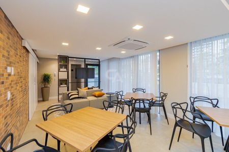 19_photo/94dce422f5.d5a0f355ba531730-ATLAS-b3021b9c-3537-4e32-9569-2053c0fe6eda.jpg de apartamento para alugar com 1 quarto, 33m² em Alto da Glória, Curitiba