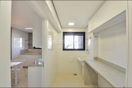 8_photo/94dce4234b.37558c5c25cdb2da-ATLAS-4fb638f8-8bab-4e7c-b7d5-8c97181f368a.jpg de apartamento à venda com 3 quartos, 173m² em Alto da Glória, Curitiba