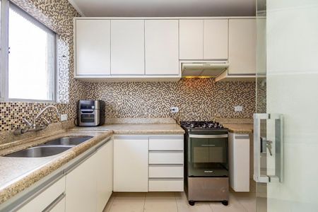 14_photo/94dce423ab.82dfd85ef928e01e-ATLAS-1a56cf17-ec7b-4063-ab33-b59674519d28.jpg de apartamento à venda com 4 quartos, 180m² em Alto da Glória, Curitiba