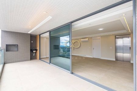 5_photo/94dce4247b.9a3e4c4691acabe9-ATLAS-466fab90-7c88-4f4e-b4c8-5e2cfbcf2a04.jpg de apartamento à venda com 4 quartos, 201m² em Juvevê, Curitiba