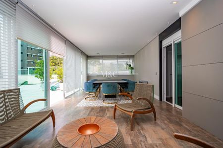 4_photo/94dce424f1.31b814cc611d1a2f-ATLAS-1dc62871-08c3-4dcc-9ae2-1a9a7ac9b047.jpg de apartamento à venda com 4 quartos, 200m² em Alto da Glória, Curitiba