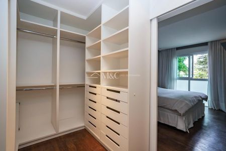 19_photo/94dce424f1.31b814cc611d1a2f-ATLAS-a45326c9-e277-45d5-9ecc-2140304fc0d0.jpg de apartamento à venda com 4 quartos, 200m² em Alto da Glória, Curitiba