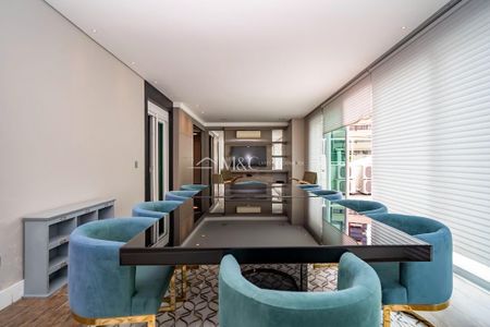 5_photo/94dce424f1.31b814cc611d1a2f-ATLAS-b828928a-0c9e-43e6-8fbc-e9ca72eca5bf.jpg de apartamento à venda com 4 quartos, 200m² em Alto da Glória, Curitiba