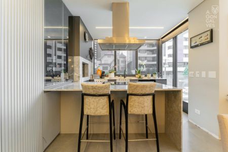 10_photo/94dce425b3.45145d9f21f4f41b-ATLAS-413a723a-7550-40f1-9b96-e6b3b39f5504.jpg de apartamento para alugar com 3 quartos, 230m² em Juvevê, Curitiba