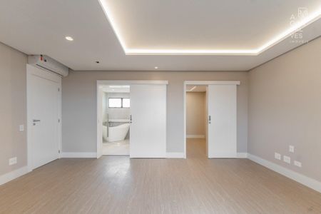 23_photo/94dce425d5.cb58461e1bf32b0c-ATLAS-94eec2dc-688d-4c38-932e-62e7faaa3994.jpg de apartamento à venda com 4 quartos, 548m² em Juvevê, Curitiba