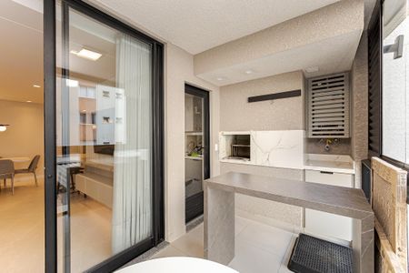 4_photo/94dce425e5.0f81dd1a9a4f6ffb-ATLAS-d86a0f0f-b589-42b2-a8a7-d34fff3c32da.jpg de apartamento à venda com 2 quartos, 85m² em Cabral, Curitiba