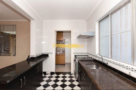 5_photo/94dce4263d.01061cb6ad72014f-ATLAS-1eacd1de-dd2c-4a2e-b7c3-bc198f27ed7e.jpg de apartamento à venda com 3 quartos, 127m² em Cabral, Curitiba