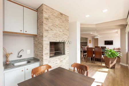 6_photo/94dce42643.25da4dce4e8252d2-ATLAS-a64ee3b1-b365-4643-8193-b4a87da13e2b.jpg de apartamento à venda com 4 quartos, 310m² em Cabral, Curitiba