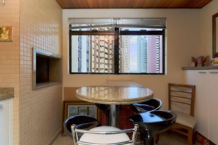 3_photo/94dce42683.4c81b0e43f9549c0-ATLAS-9eea3d72-19eb-4e07-b4ba-76d500bfc0b2.jpg de apartamento à venda com 4 quartos, 271m² em Juvevê, Curitiba