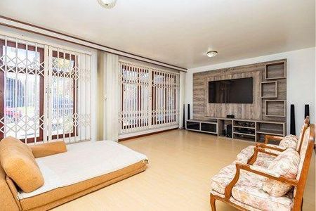 9_photo/94dce4268f.588d4a7fb74764b6-ATLAS-2df0c8c0-dd7d-454c-9340-18f2a3bede97.jpg de casa à venda com 4 quartos, 180m² em Juvevê, Curitiba