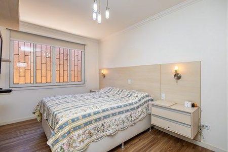 29_photo/94dce4268f.588d4a7fb74764b6-ATLAS-d2ce4f1c-2f49-4a75-94a1-882016e500c6.jpg de casa à venda com 4 quartos, 180m² em Juvevê, Curitiba