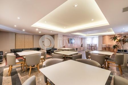 6_photo/94dce4276d.4a782679eeb82acf-ATLAS-22d2ebc9-a9c3-47ba-b4ba-2a606c0b6bb7.jpg de apartamento para alugar com 4 quartos, 214m² em Cabral, Curitiba