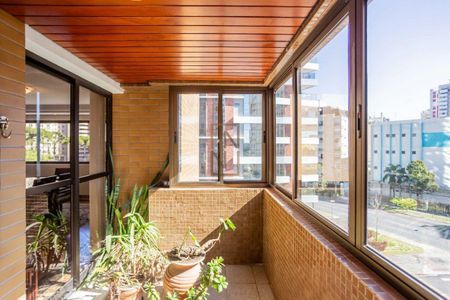 7_photo/94dce427a9.cb4a3f4e1d4d223a-ATLAS-514d135d-c06b-40b0-ab64-f6fecc9e472c.jpg de apartamento à venda com 4 quartos, 214m² em Cabral, Curitiba