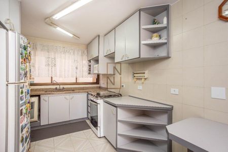 10_photo/94dce427a9.cb4a3f4e1d4d223a-ATLAS-5e8c3ed3-1c71-4281-8dff-d509f8685935.jpg de apartamento à venda com 4 quartos, 214m² em Cabral, Curitiba