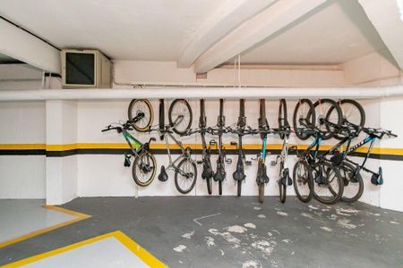 3_photo/94dce427d1.2d7b1cbef921073c-ATLAS-2315431f-3fbd-4c7e-b040-38a6201bfd0e.jpg de apartamento à venda com 3 quartos, 129m² em Cabral, Curitiba