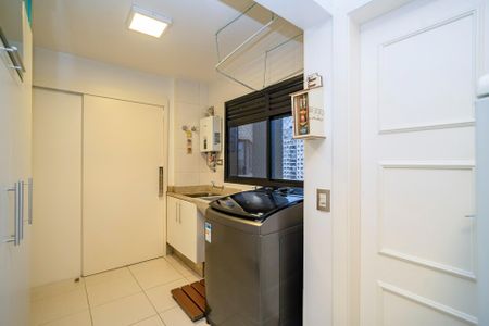 8_photo/94dce427d9.c3143c952f10fd8e-ATLAS-428b0bad-1ea5-4bc2-a2a9-8941842e8dfc.jpg de apartamento à venda com 4 quartos, 198m² em Cabral, Curitiba