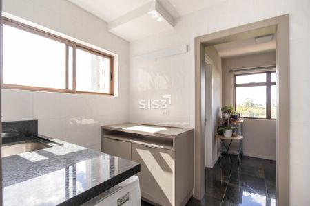 5_photo/94dce427e5.13678aff85c178ff-ATLAS-c73df06e-b26d-4407-bce1-59ab51fe687e.jpg de apartamento à venda com 4 quartos, 183m² em Cabral, Curitiba