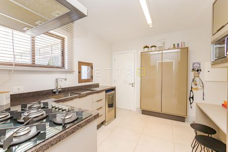 4_photo/94dce427e5.e3f50c1c1dbc08bf-ATLAS-28f792e9-937c-4f44-8acb-03e9161d7de8.jpg de apartamento à venda com 4 quartos, 183m² em Cabral, Curitiba