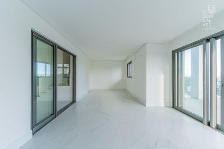 27_photo/94dce42835.e5b98e492bdcee1f-ATLAS-18921074-2398-4745-b59e-2a5ea41b955d.jpg de apartamento à venda com 3 quartos, 239m² em Cabral, Curitiba