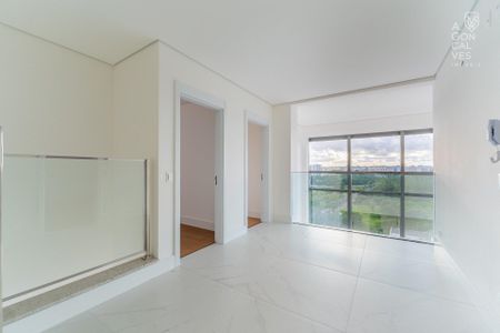 34_photo/94dce42835.e5b98e492bdcee1f-ATLAS-19dff101-b1f3-410c-a057-92b2146d74a1.jpg de apartamento à venda com 3 quartos, 239m² em Cabral, Curitiba