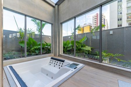 45_photo/94dce42835.e5b98e492bdcee1f-ATLAS-85c036f3-c2cb-453f-af6d-915219dc0bc3.jpg de apartamento à venda com 3 quartos, 239m² em Cabral, Curitiba