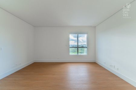 43_photo/94dce42835.e5b98e492bdcee1f-ATLAS-c142ea44-8250-413d-a79c-c7ea60567ecb.jpg de apartamento à venda com 3 quartos, 239m² em Cabral, Curitiba