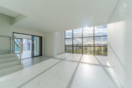 19_photo/94dce42835.e5b98e492bdcee1f-ATLAS-d56c43b5-1b46-4fe0-8765-a6aa50780efa.jpg de apartamento à venda com 3 quartos, 239m² em Cabral, Curitiba