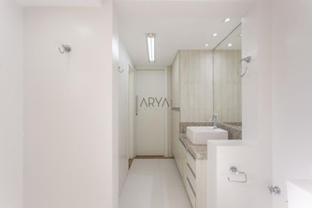 6_photo/94dce4290d.23b66a0d683c5664-ATLAS-1644be5c-becd-4e04-9fdd-db26df891c58.jpg de apartamento à venda com 4 quartos, 399m² em Cabral, Curitiba