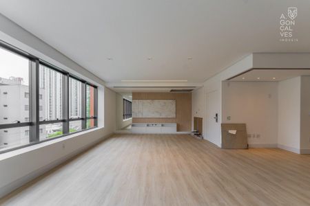 13_photo/94dce429a3.d24ade8ea730e7fc-ATLAS-23dbb283-2599-4084-93e2-d8372c1b2377.jpg de apartamento à venda com 3 quartos, 223m² em Cabral, Curitiba