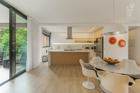 37_photo/94dce429a3.d24ade8ea730e7fc-ATLAS-60ef2575-8503-4aa6-9b80-6652a3aa127d.jpg de apartamento à venda com 3 quartos, 223m² em Cabral, Curitiba