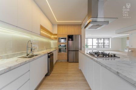 3_photo/94dce429a3.d24ade8ea730e7fc-ATLAS-9ffaa3ff-57cd-40e1-a70c-239b0073b584.jpg de apartamento à venda com 3 quartos, 223m² em Cabral, Curitiba