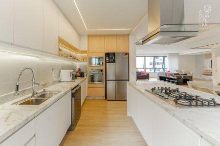 40_photo/94dce429a3.d24ade8ea730e7fc-ATLAS-c438c5bb-24be-442b-b146-4a55b4fb8f46.jpg de apartamento à venda com 3 quartos, 223m² em Cabral, Curitiba