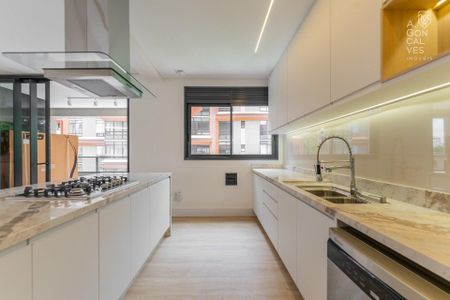 7_photo/94dce429a3.d24ade8ea730e7fc-ATLAS-dfbeb916-413c-4fd7-934a-aaca515fb60a.jpg de apartamento à venda com 3 quartos, 223m² em Cabral, Curitiba