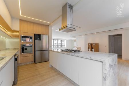 4_photo/94dce429a3.d24ade8ea730e7fc-ATLAS-ea7f48bd-e350-4c0f-b690-fdf16e21227e.jpg de apartamento à venda com 3 quartos, 223m² em Cabral, Curitiba