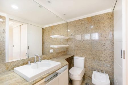 11_photo/94dce429a7.e6f02a1e96aef2b1-ATLAS-4670af02-42e3-4ad0-8426-6d628e0b4ae7.jpg de apartamento à venda com 4 quartos, 240m² em Cabral, Curitiba