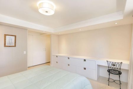 19_photo/94dce429a7.e6f02a1e96aef2b1-ATLAS-ee5d6064-5935-4d26-9e7a-b428ce511a6b.jpg de apartamento à venda com 4 quartos, 240m² em Cabral, Curitiba