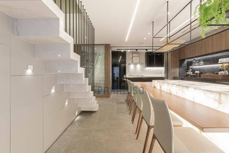 89_photo/94dce429c9.4f92f2d4bfa74081-ATLAS-9ddf8ef2-71fe-46a9-89fc-ccf5924a9d77.jpg de apartamento para alugar com 4 quartos, 266m² em Cabral, Curitiba