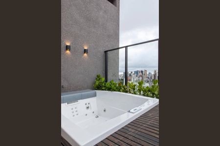 79_photo/94dce429c9.4f92f2d4bfa74081-ATLAS-c6a5bb34-908b-4dc3-b3c1-364aa5640f8f.jpg de apartamento para alugar com 4 quartos, 266m² em Cabral, Curitiba